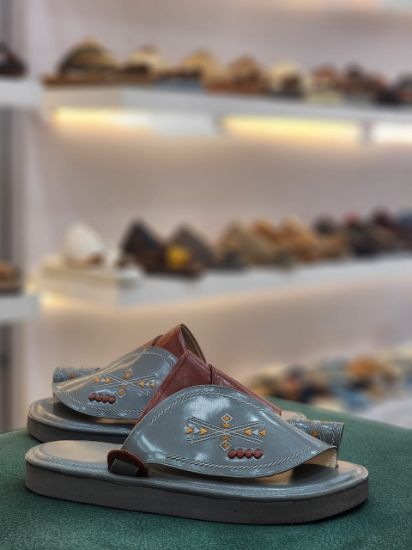 صورة شرقي مطرز مديل ف43